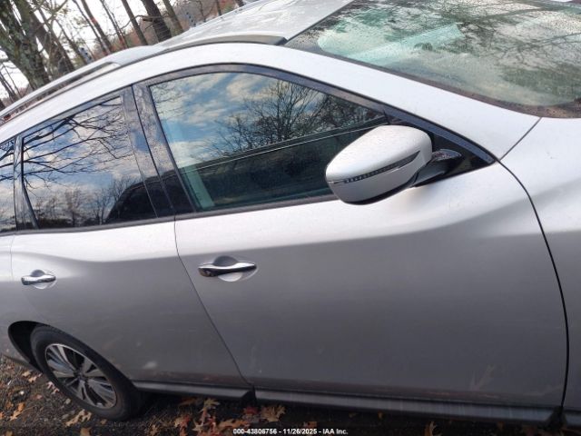 Nissan Pathfinder Sv Image 14