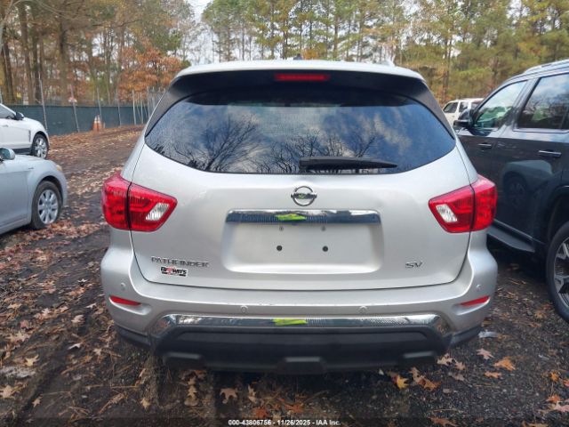 Nissan Pathfinder Sv Image 10