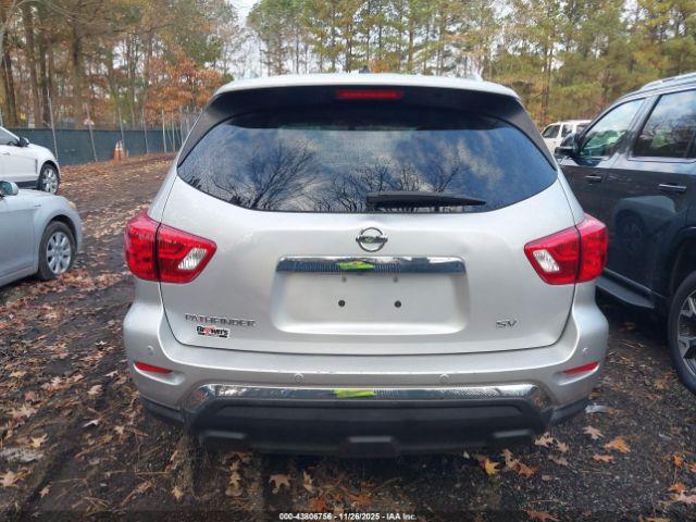 Nissan Pathfinder Sv Image 10