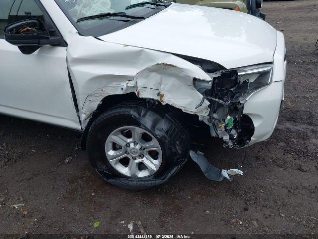 Toyota 4Runner Sr5 Image 14