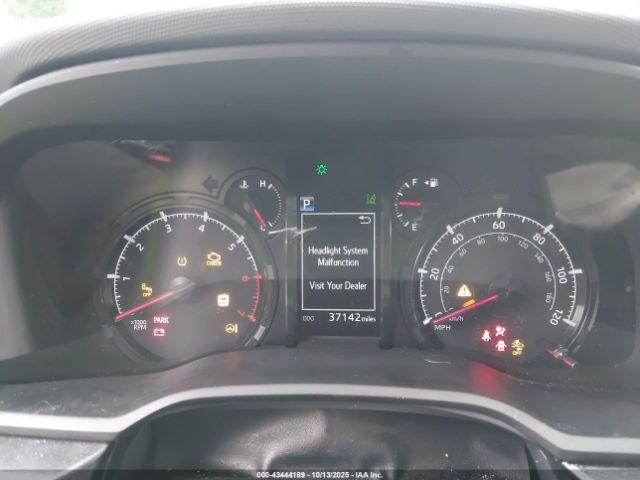 Toyota 4Runner Sr5 Image 8