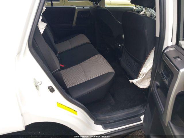 Toyota 4Runner Sr5 Image 15