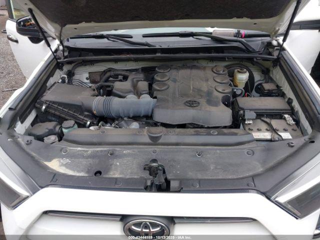Toyota 4Runner Sr5 Image 16