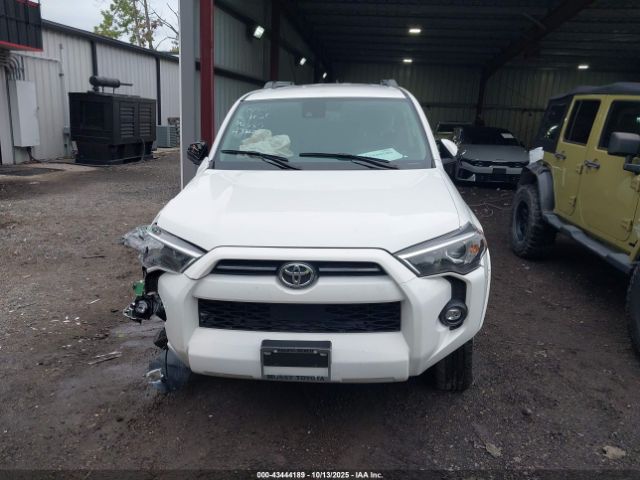 Toyota 4Runner Sr5 Image 3