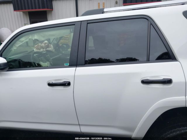 Toyota 4Runner Sr5 Image 5