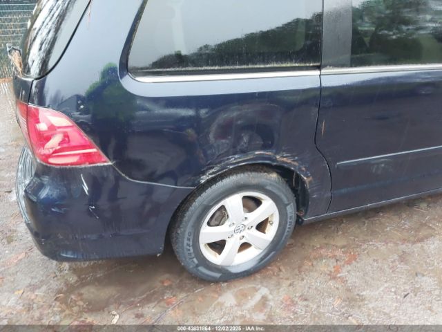 Volkswagen Routan Se Image 8