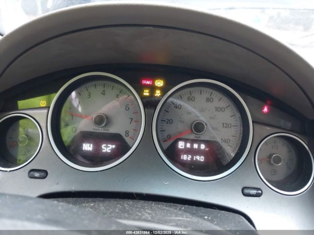 Volkswagen Routan Se Image 9