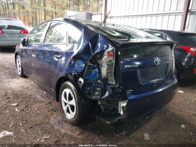 Toyota Prius Four Image 5