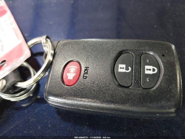 Toyota Prius Four Image 13