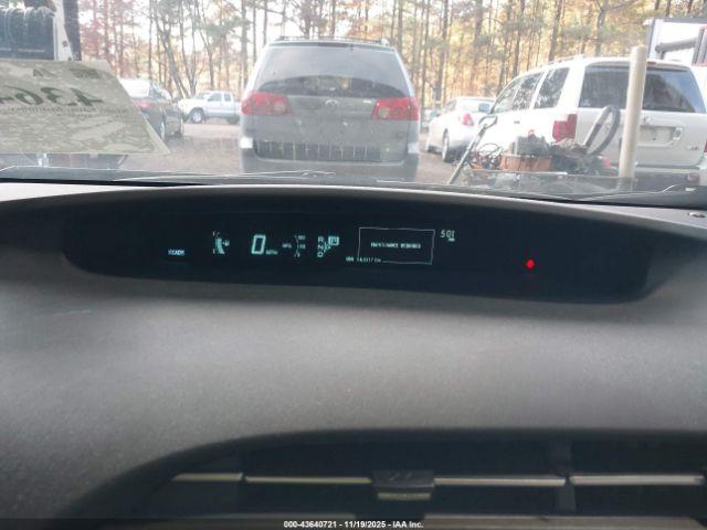 Toyota Prius Four Image 16