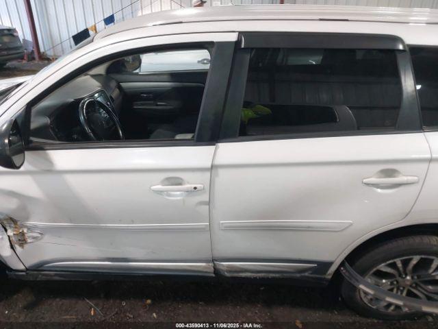 Mitsubishi Outlander Es Image 12