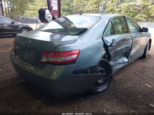 Toyota Camry Le Image 7