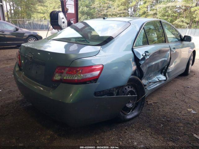 Toyota Camry Le Image 7