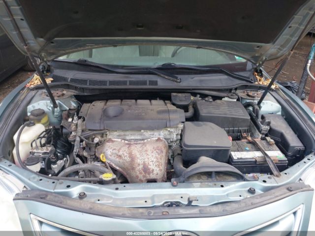 Toyota Camry Le Image 3