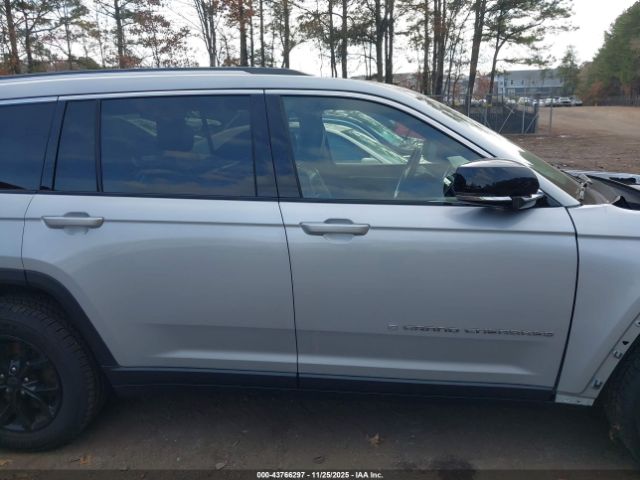 Jeep Grand Cherokee Limited 4x4 Image 17