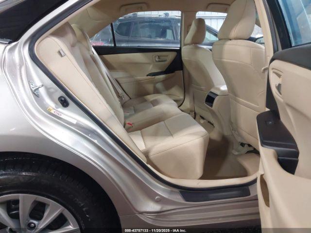 Toyota Camry Le Image 13