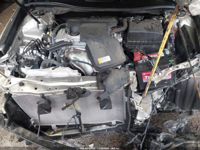 Toyota Camry Le Image 6