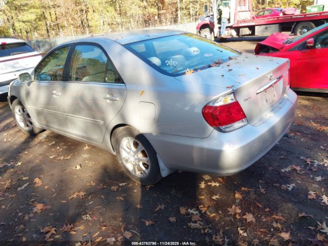 Toyota Camry Xle Image 4