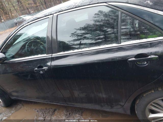 Toyota Camry Se Image 3