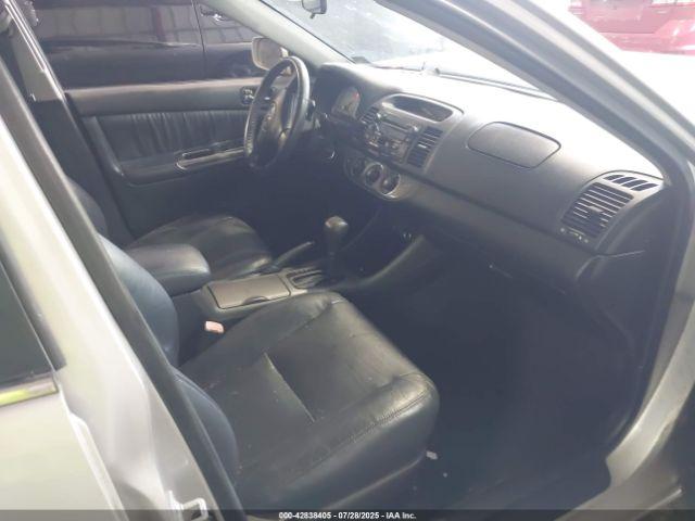 Toyota Camry Se V6 Image 8