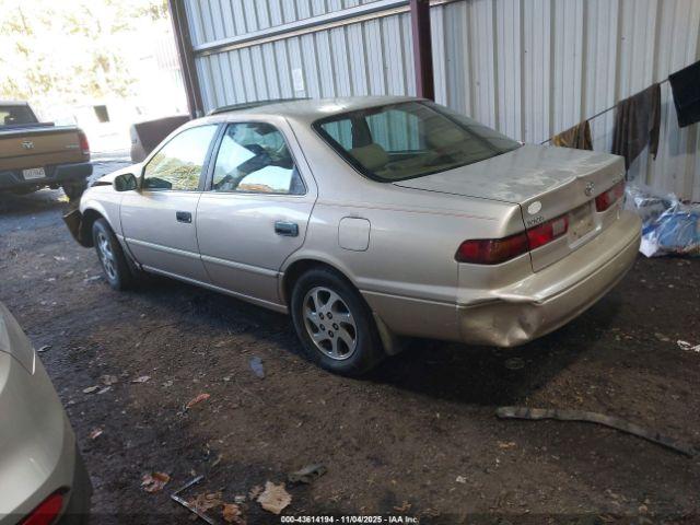 Toyota Camry Xle V6 Image 6