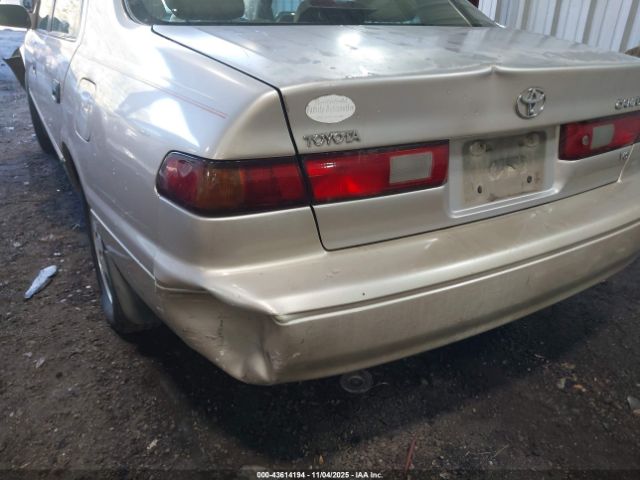 Toyota Camry Xle V6 Image 13