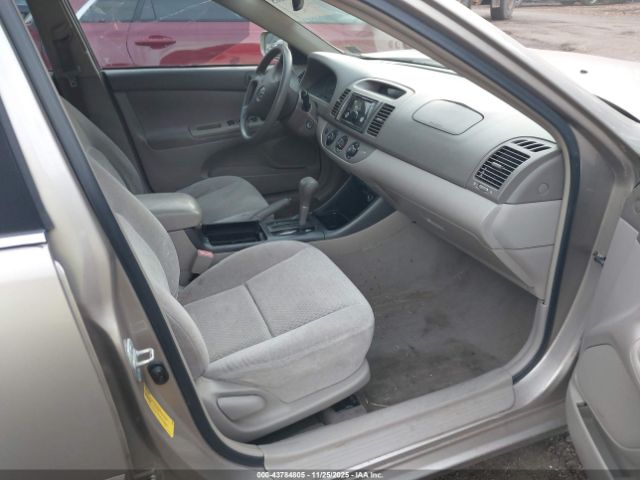 Toyota Camry Le V6 Image 5