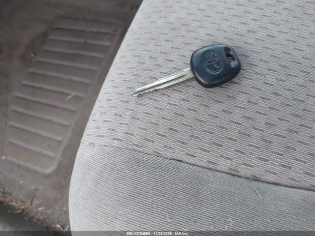 Toyota Camry Le V6 Image 8