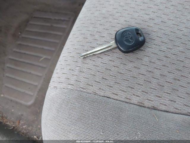 Toyota Camry Le V6 Image 8