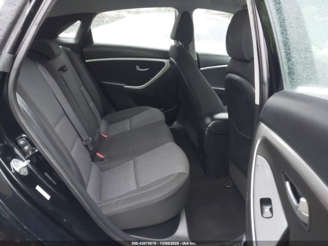 Hyundai ELANTRA Image 2