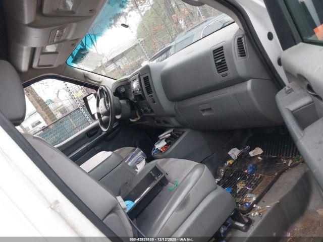 Nissan Nv Sv V6 Image 16