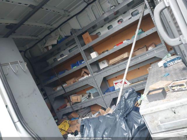 Nissan Nv Sv V6 Image 3