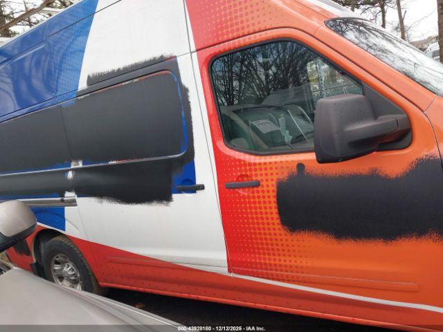 Nissan Nv Sv V6 Image 12