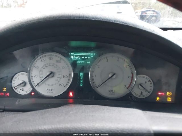 Chrysler 300c Image 3