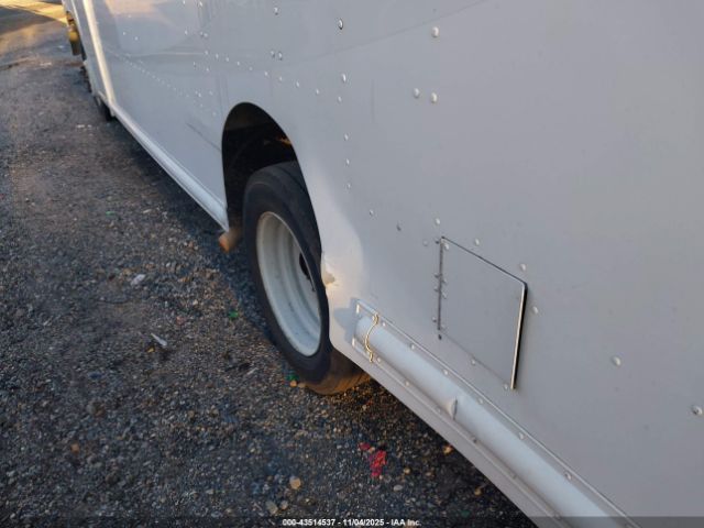 Ford F-59 Commercial Stripped Image 13