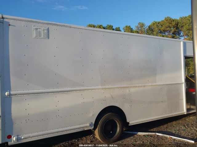 Ford F-59 Commercial Stripped Image 12