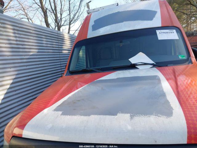 Nissan Nv S V6 Image 8