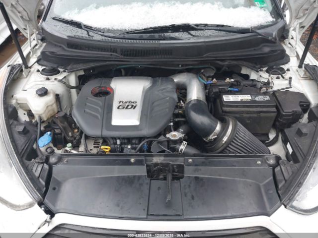 Hyundai VELOSTER Turbo Image 8