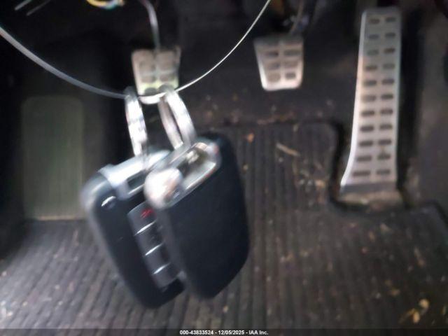 Hyundai VELOSTER Turbo Image 4