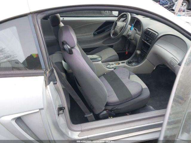 Ford Mustang Image 4