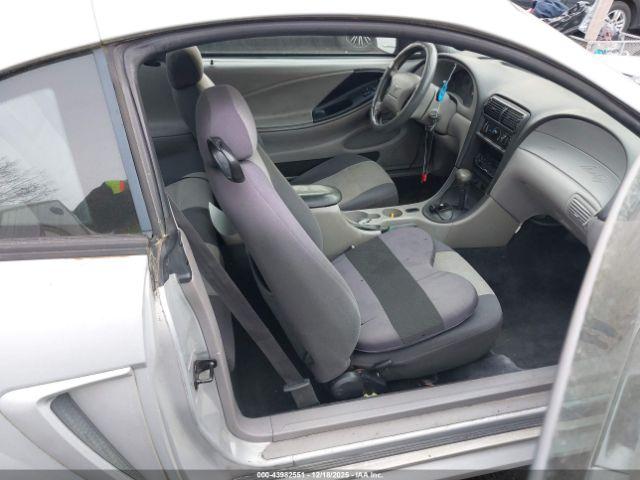 Ford Mustang Image 4