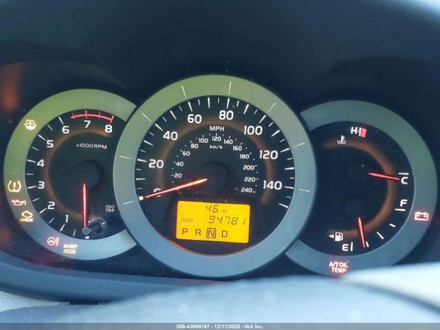 Toyota RAV4 Limited V6 Image 4