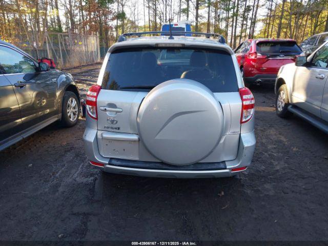 Toyota RAV4 Limited V6 Image 2