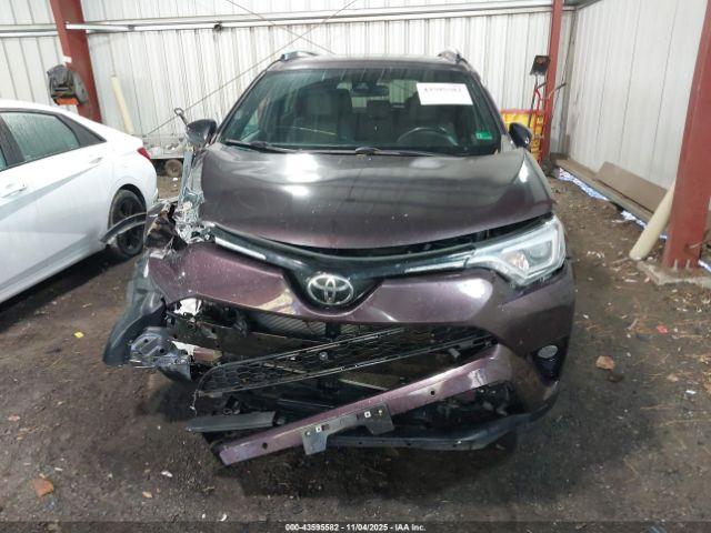 Toyota RAV4 Se Image 8