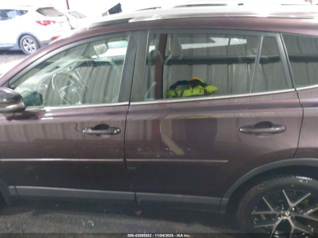 Toyota RAV4 Se Image 12