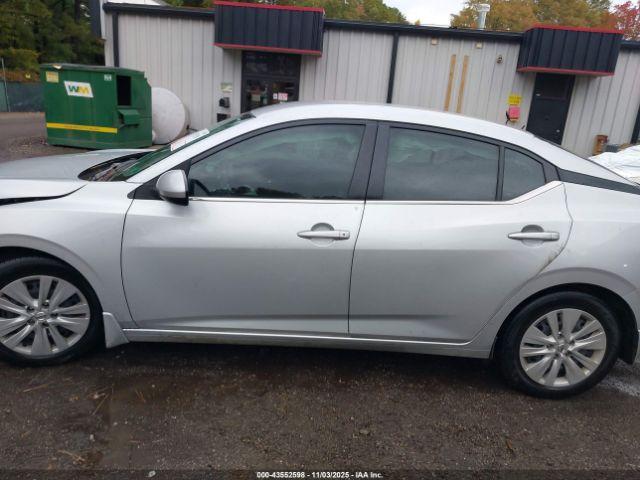 Nissan Sentra S Xtronic Cvt Image 14