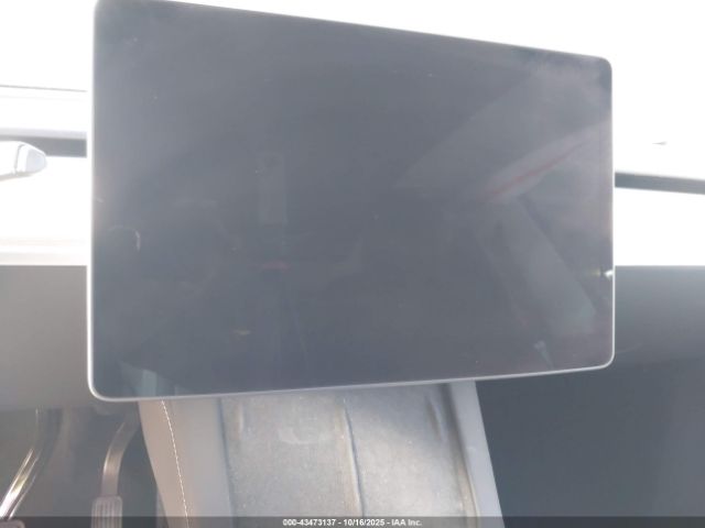 Tesla Model Y Image 9