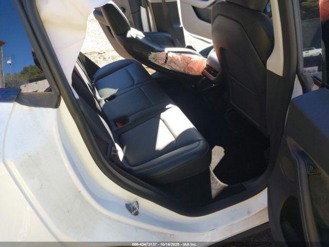 Tesla Model Y Image 18