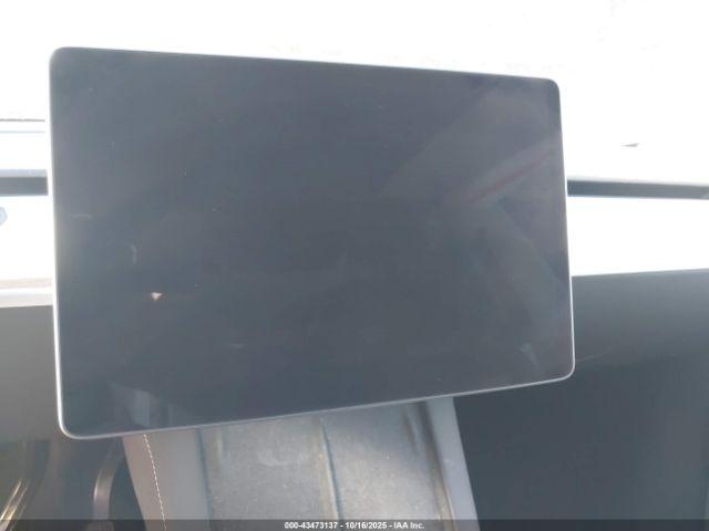 Tesla Model Y Image 13