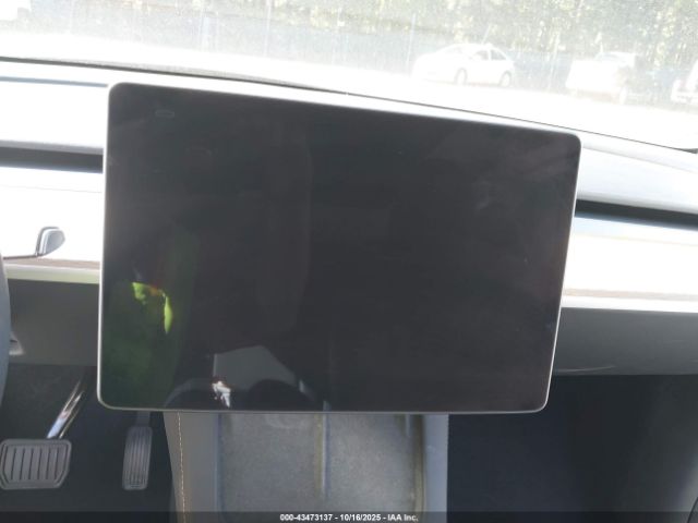 Tesla Model Y Image 14